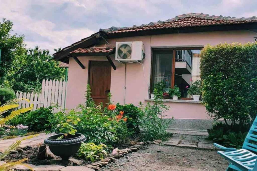 Cute Little House With A White Picket Fence Villa Burgas Exterior photo